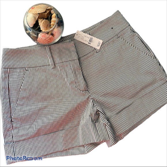 🍒NY & CO. STRIPED BLACK AND WHITE SHORT SIZE 2 - Picture 6 of 7